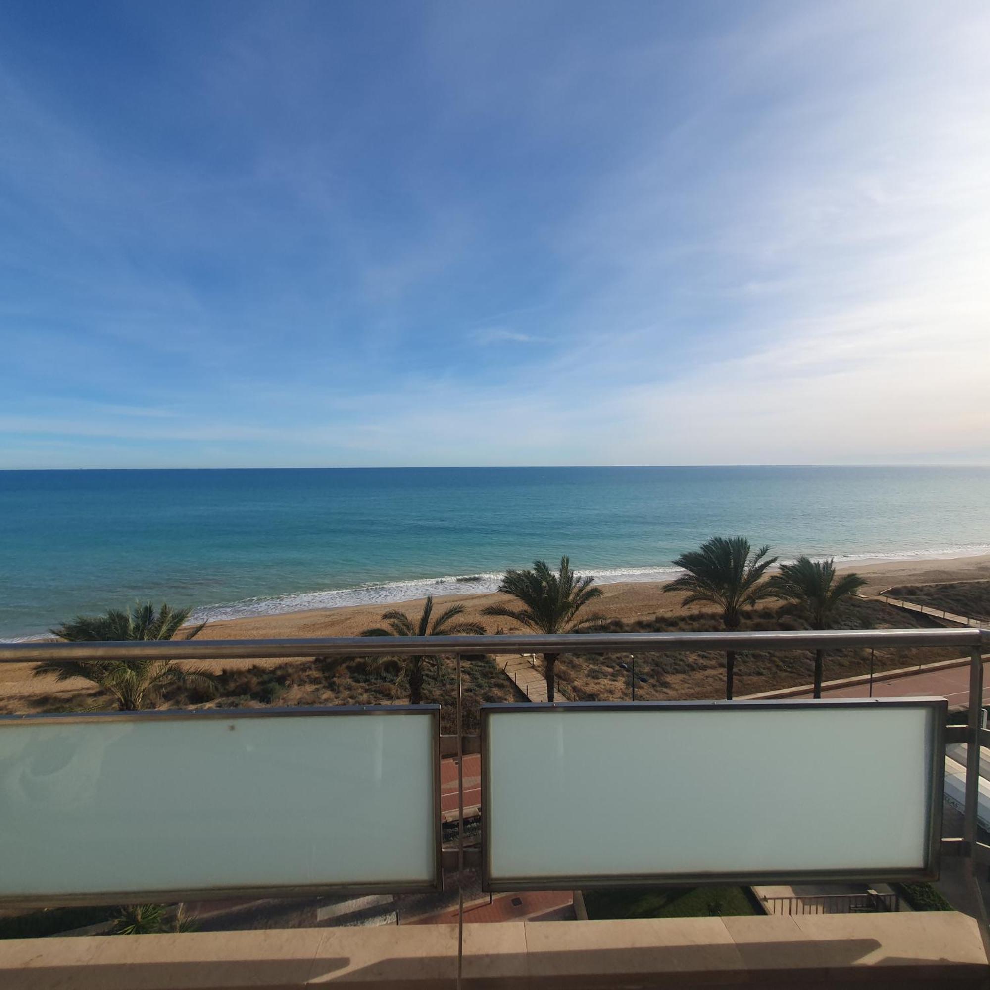 Surfing Peniscola Primera Linea De Playa Exterior photo